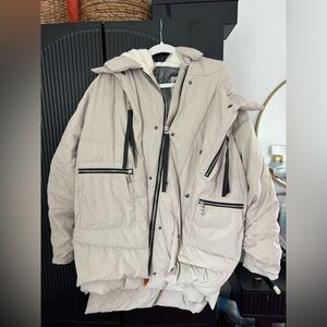 Chic Women's Cream Puffer Jacket with Black Accents